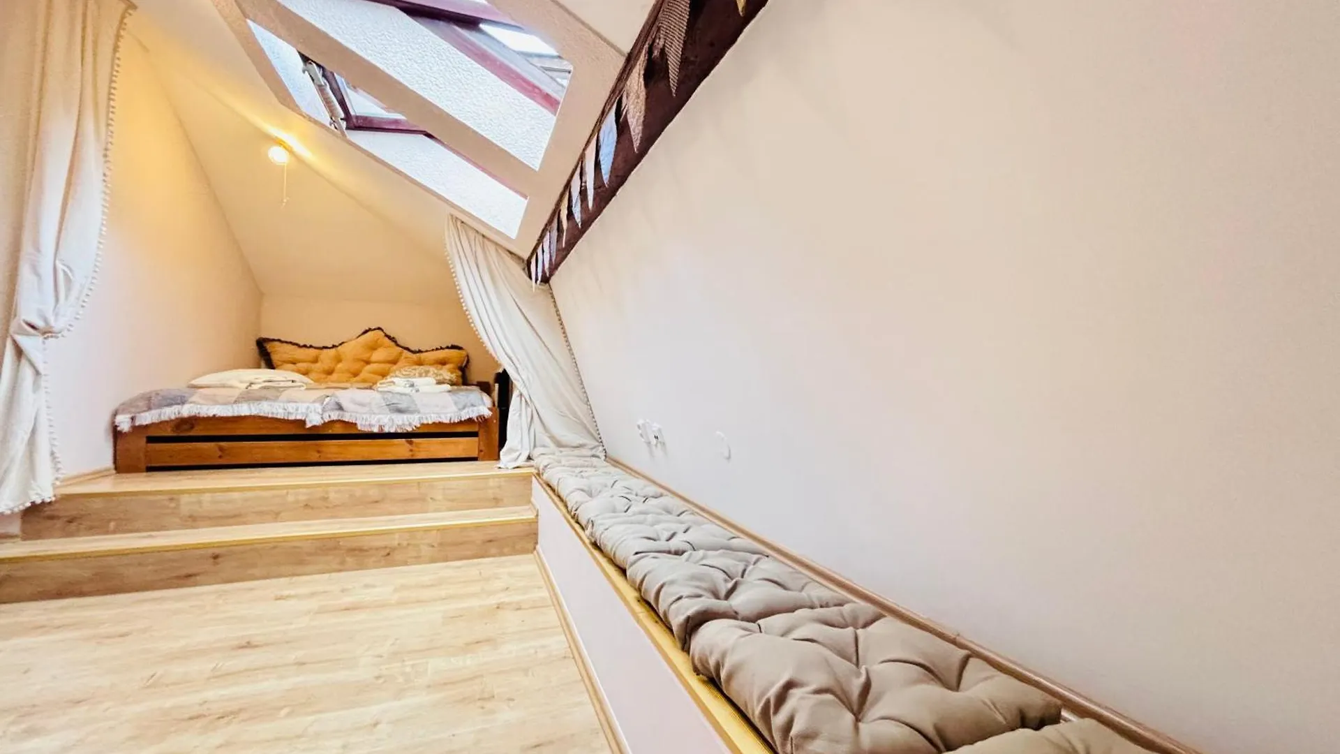 Aparthotel Rabbit'S Loft - 2 Bedrooms, Theme Room, Free Parking Karlovy Vary